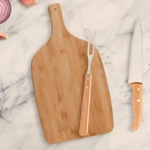 KIT PARA COZINHA EM BAMBU COM TÁBUA E FACAS - 3 PÇS