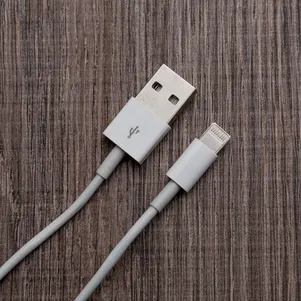 Cabo de Dados Lightning