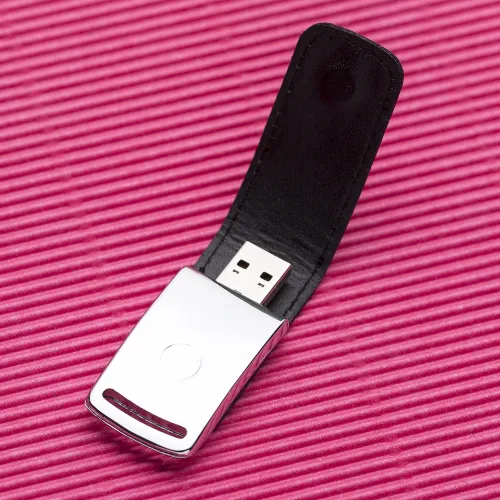 Pen Drive de Couro 4GB/8GB-055