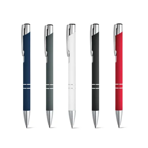 BETA SOFT. Esferográfica em alumínio com acabamento emborrachado e escrita em preto-81141