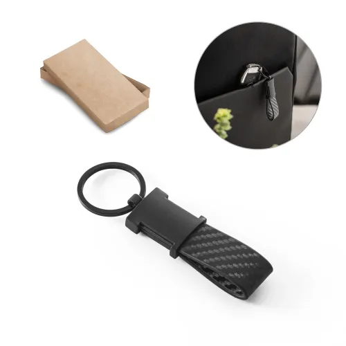 DARTH. Chaveiro em c. sintético com textura em fibra de carbono e metal-95086