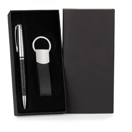 CANETA E CHAVEIRO EM METAL E MATERIAL SINTÉTICO PRETO-CC-31281