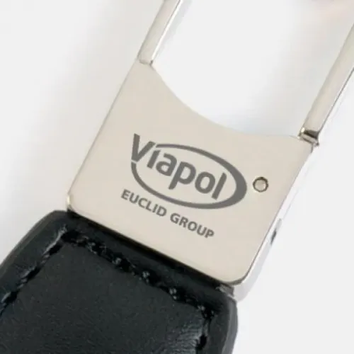 CHAVEIRO COM MOSQUETÃO E MATERIAL SINTÉTICO PRETO-CH-00471-SM