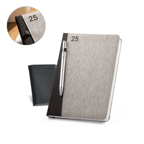LARSSON B5. Agenda B5 em PET reciclado (100% rPET)-66207