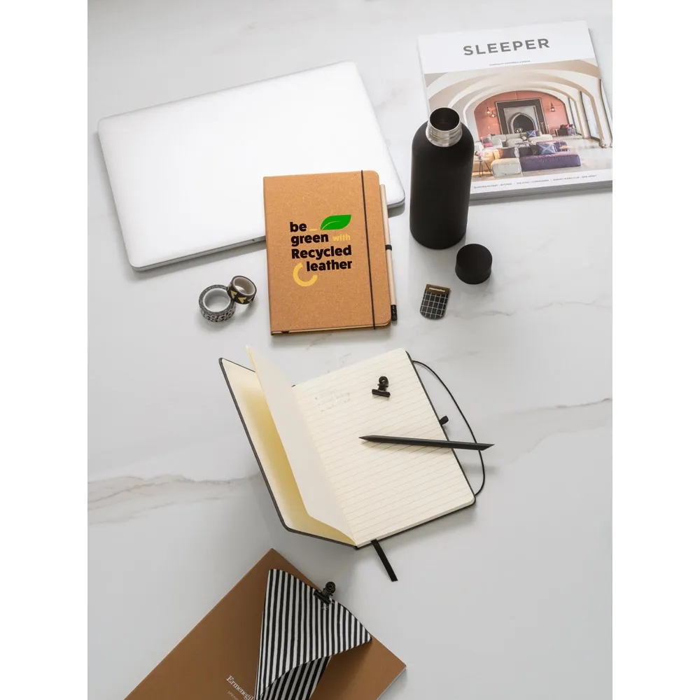 MATISSE II. Caderno A5 com capa dura em couro reciclado