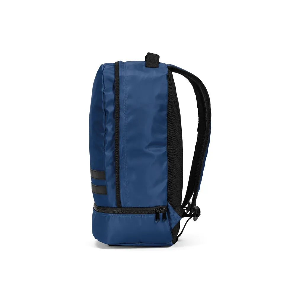 MANCHESTER. Mochila em poliéster reciclado 290T e sarja com compartimento para sapatos 25 L