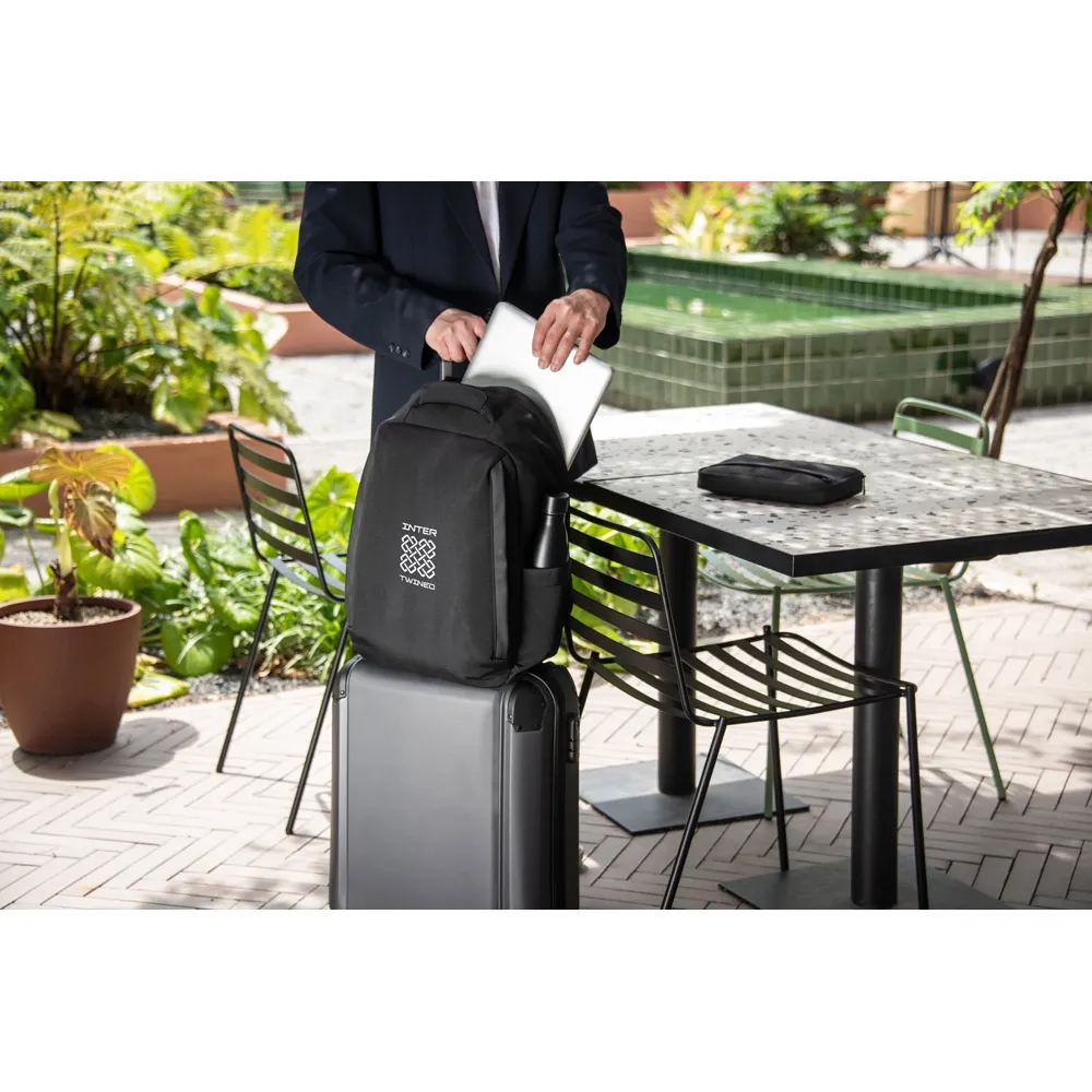 YANGON BPACK. Mochila antirroubo, em poliéster reciclado 600D twill, resistente à água, e bolso para notebook 17 3  20 L