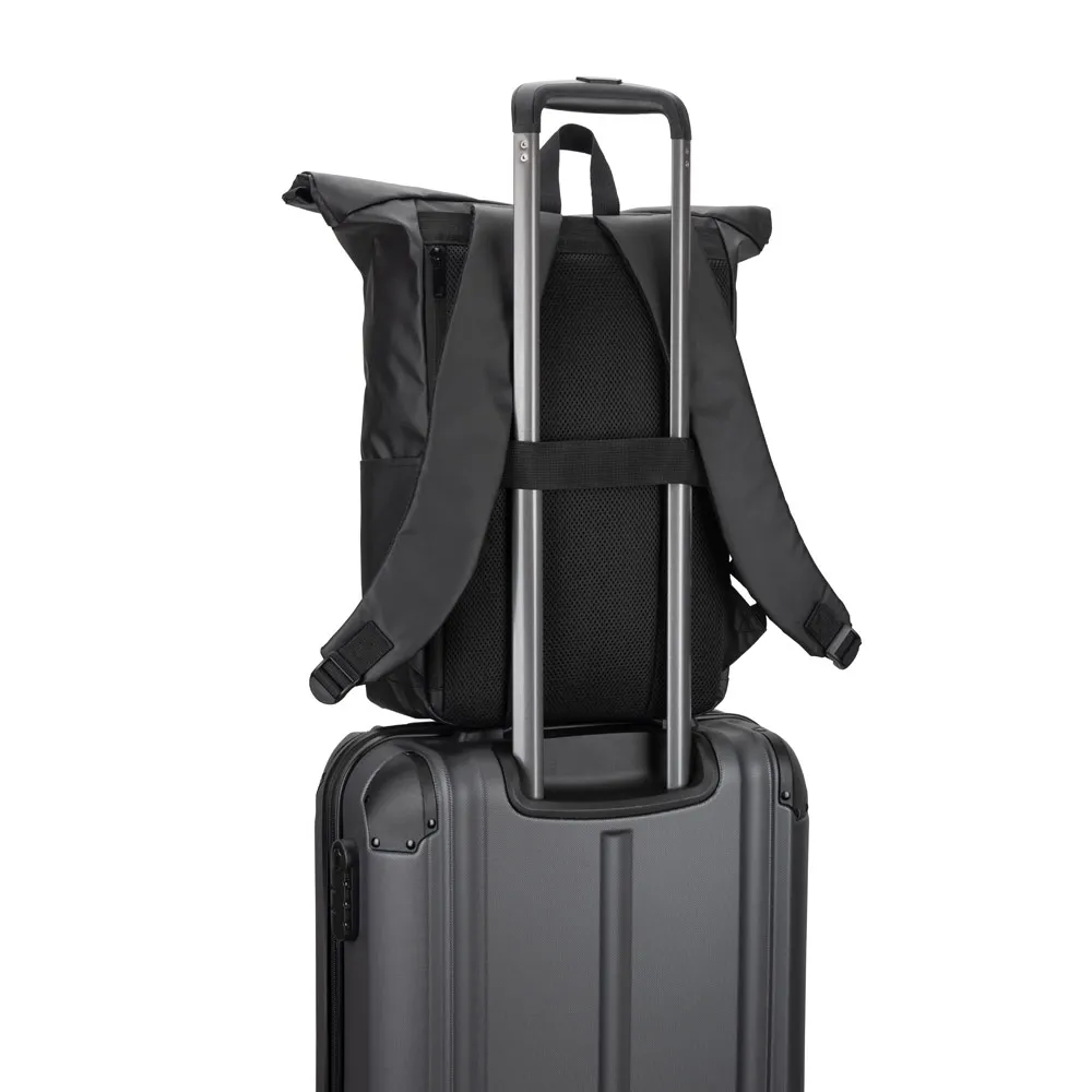 OSASCO BPACK. Mochila  Roll top  com design em sistema de fecho que permite enrolar a parte superior em poliéster reciclado 600D de alta densidade com revestimento resistente á água 20 L