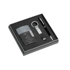 Miniatura de imagem do produto BRENDON. Kit de porta cartões, chaveiro e esferográfica