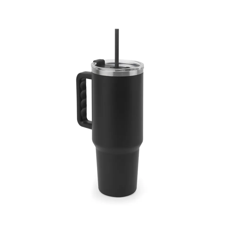 JOYNER XL. Copo de viagem de grande dimensão em aço inoxidável 91% reciclado com parede dupla isolada a vácuo e acabamento em mate 1300 mL