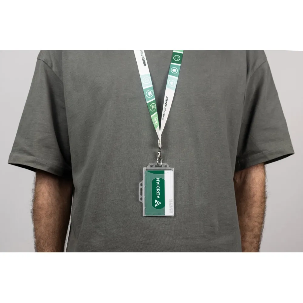 PRYM. Porta-crachá em PP, com possibilidade de ser utilizado tanto na vertical como na horizontal