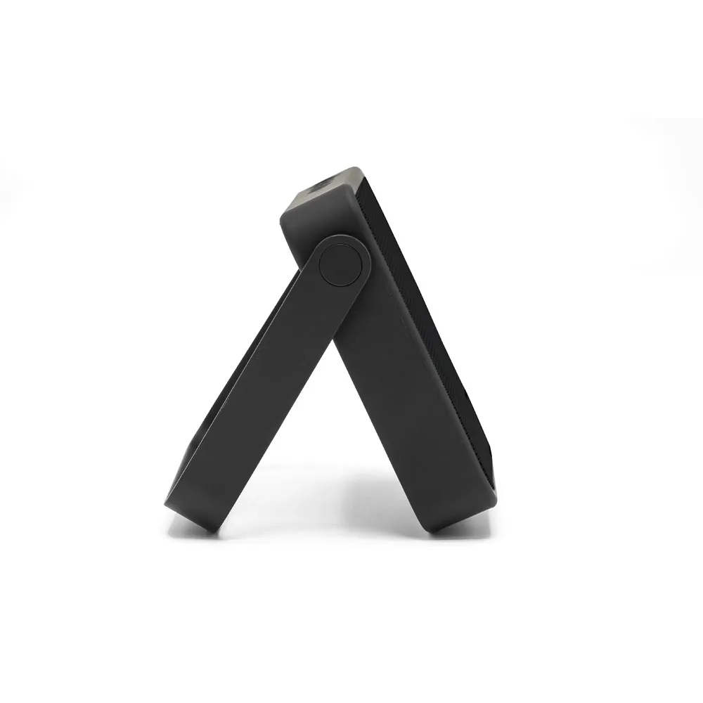 DIPSTER. Coluna portátil em ABS 100% reciclado com proteção à prova d água IPX7