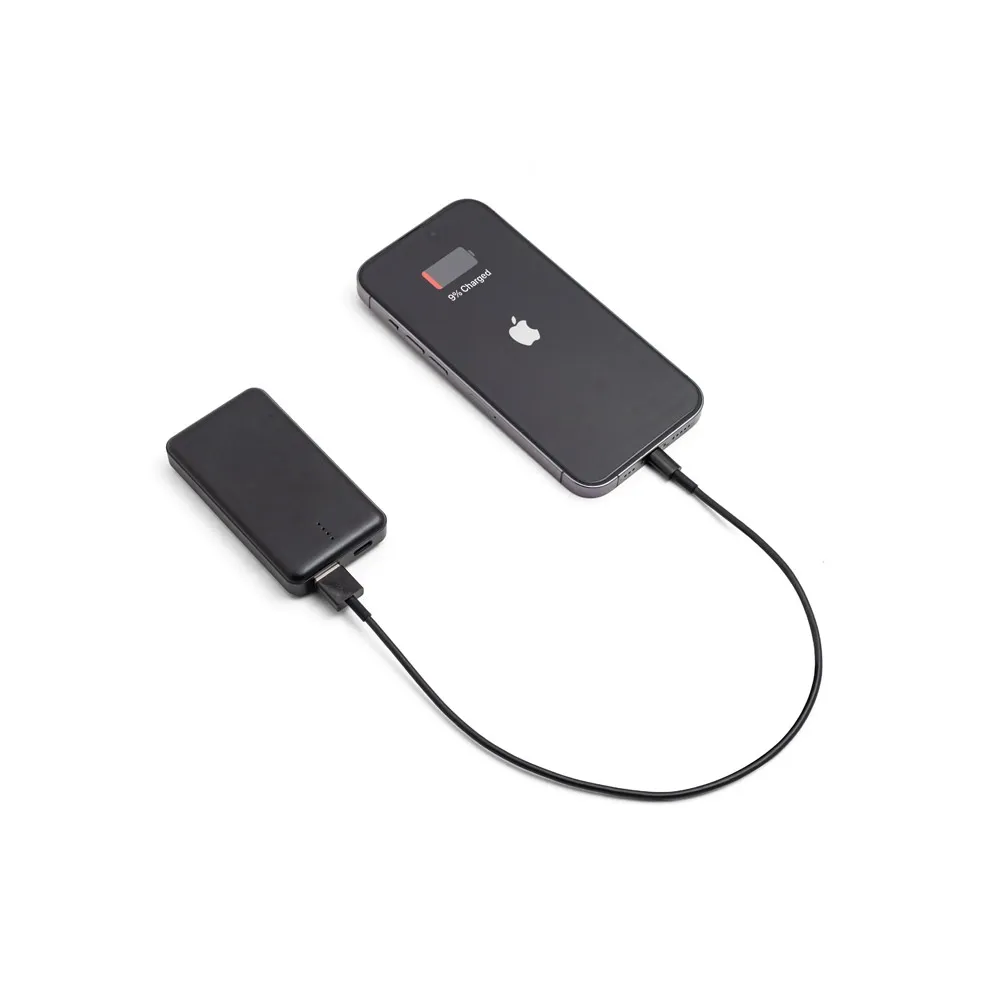 SHERYL. Bateria portátil em ABS 100% reciclado e capacidade de 4 000 mAh