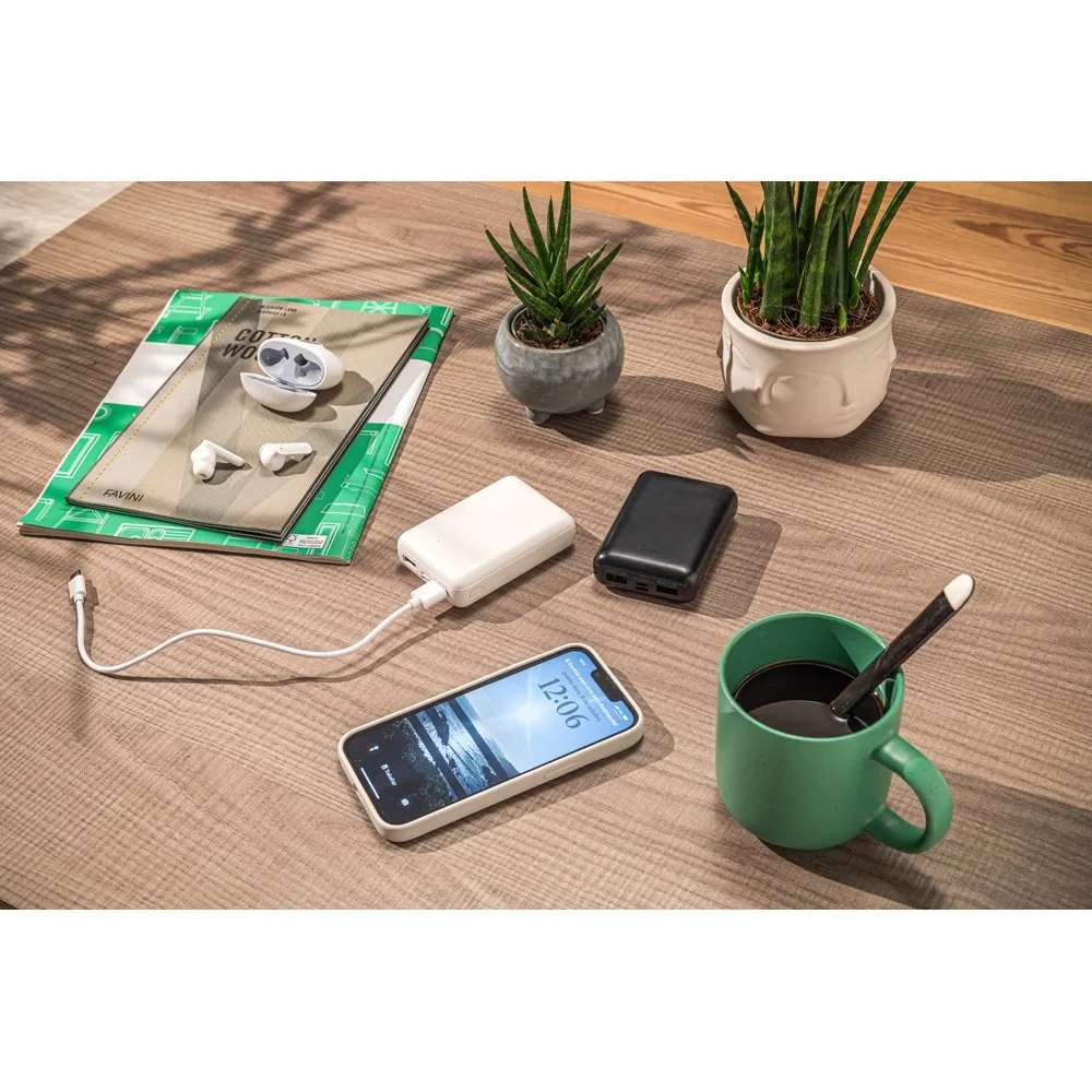 LEAKEY 10. Bateria portáti em ABS 100% reciclado e capacidade de 10 000 mAh