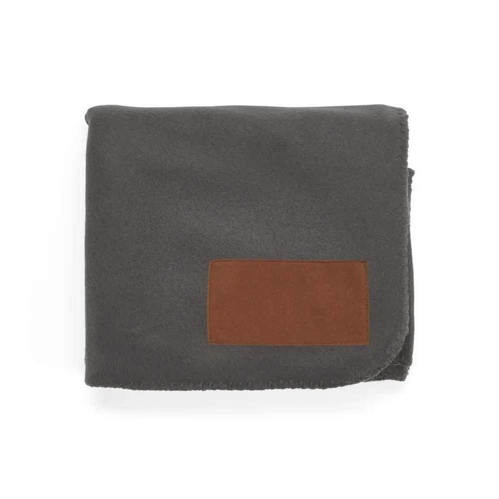 COZY. Manta em tecido polar, 100% poliéster reciclado (100% rPET)