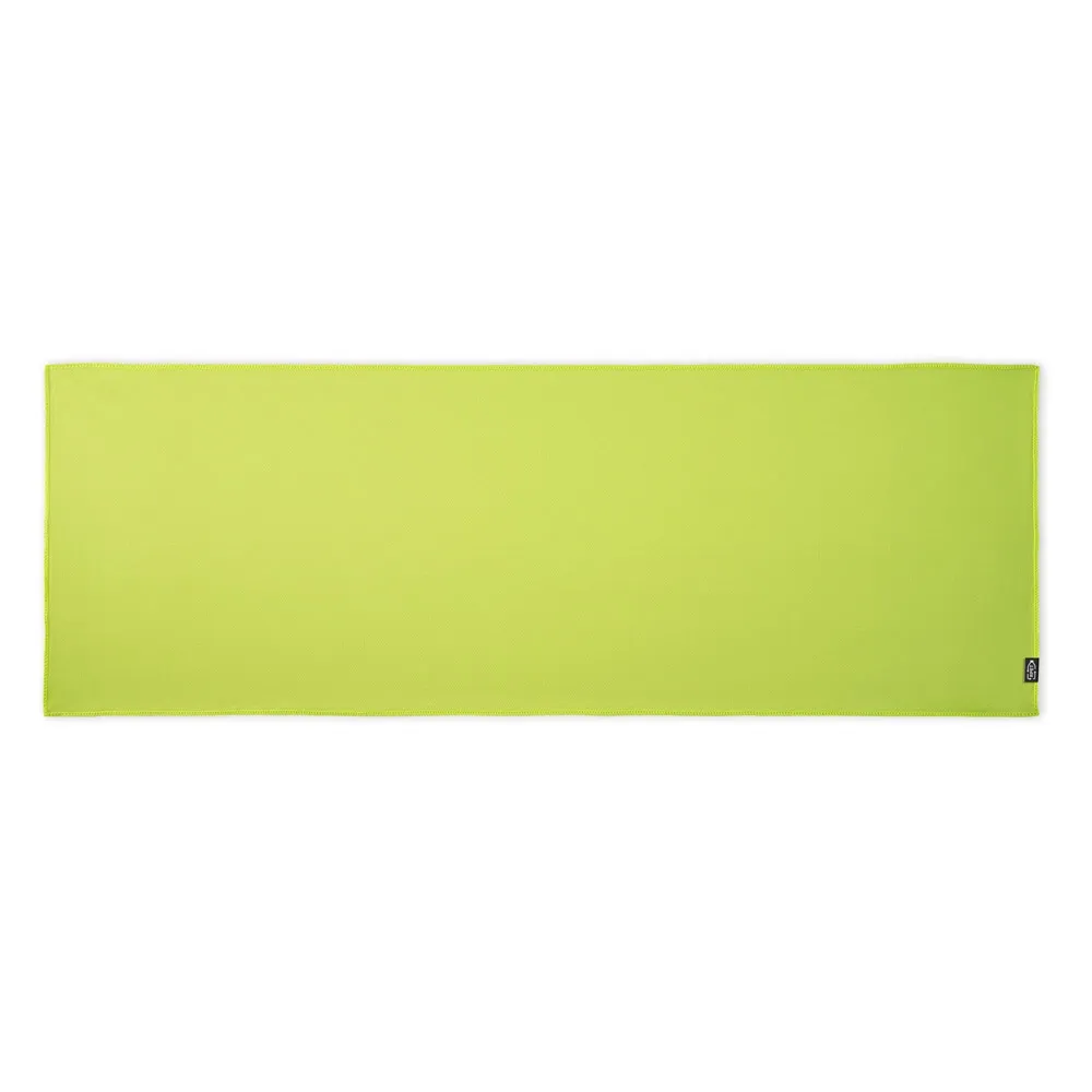 BERNAL. Toalha esportiva refrescante em poliéster 100% reciclado com bolsa em non-woven