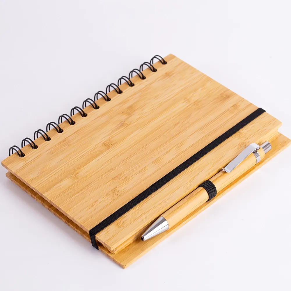 Caderno Capa em Bambu c/ Caneta (18x13cm)