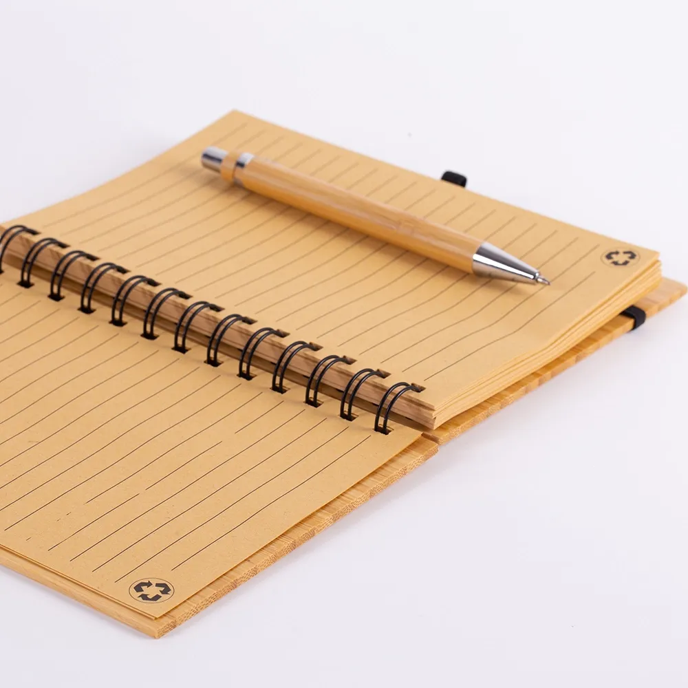 Caderno Capa em Bambu c/ Caneta (18x13cm)