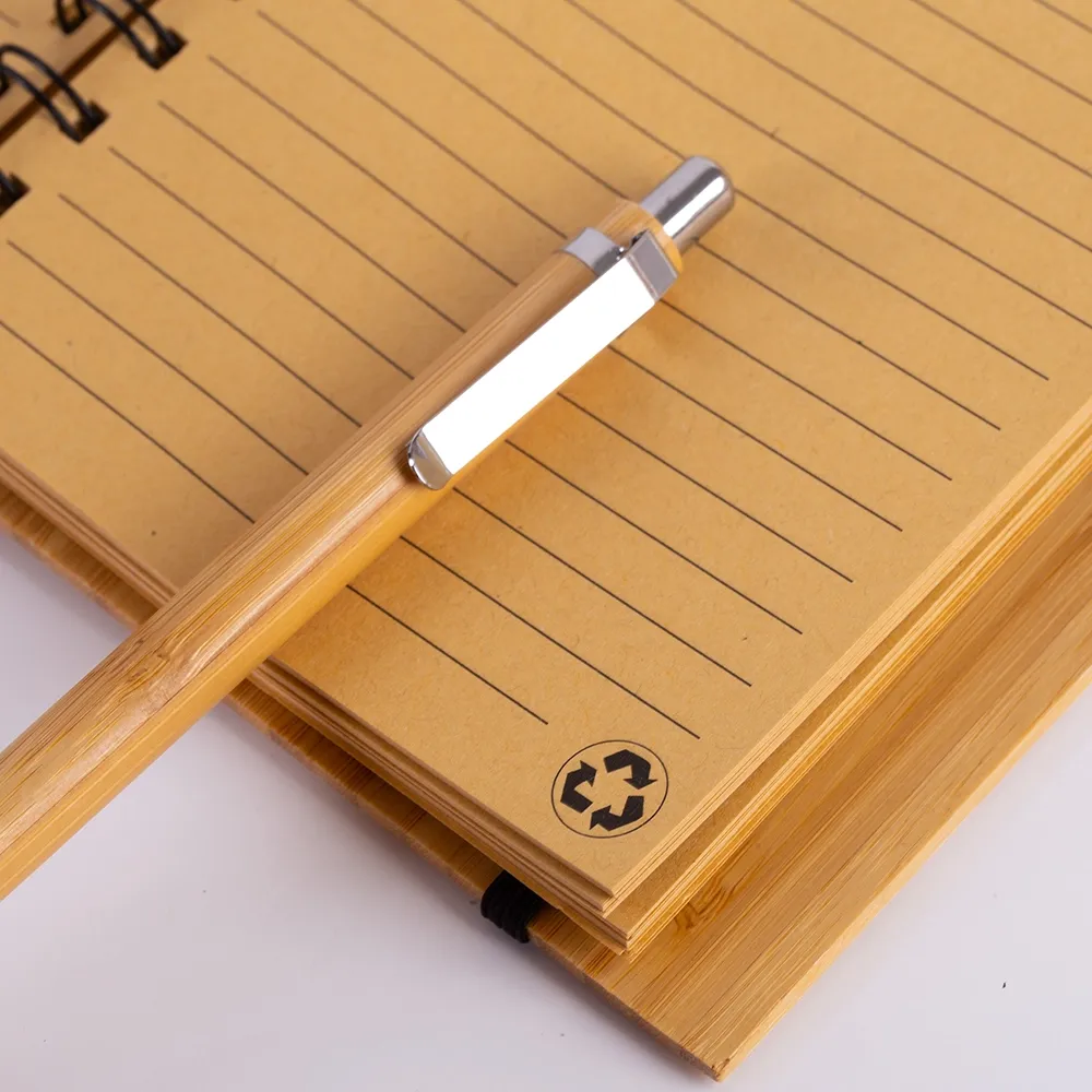 Caderno Capa em Bambu c/ Caneta (18x13cm)
