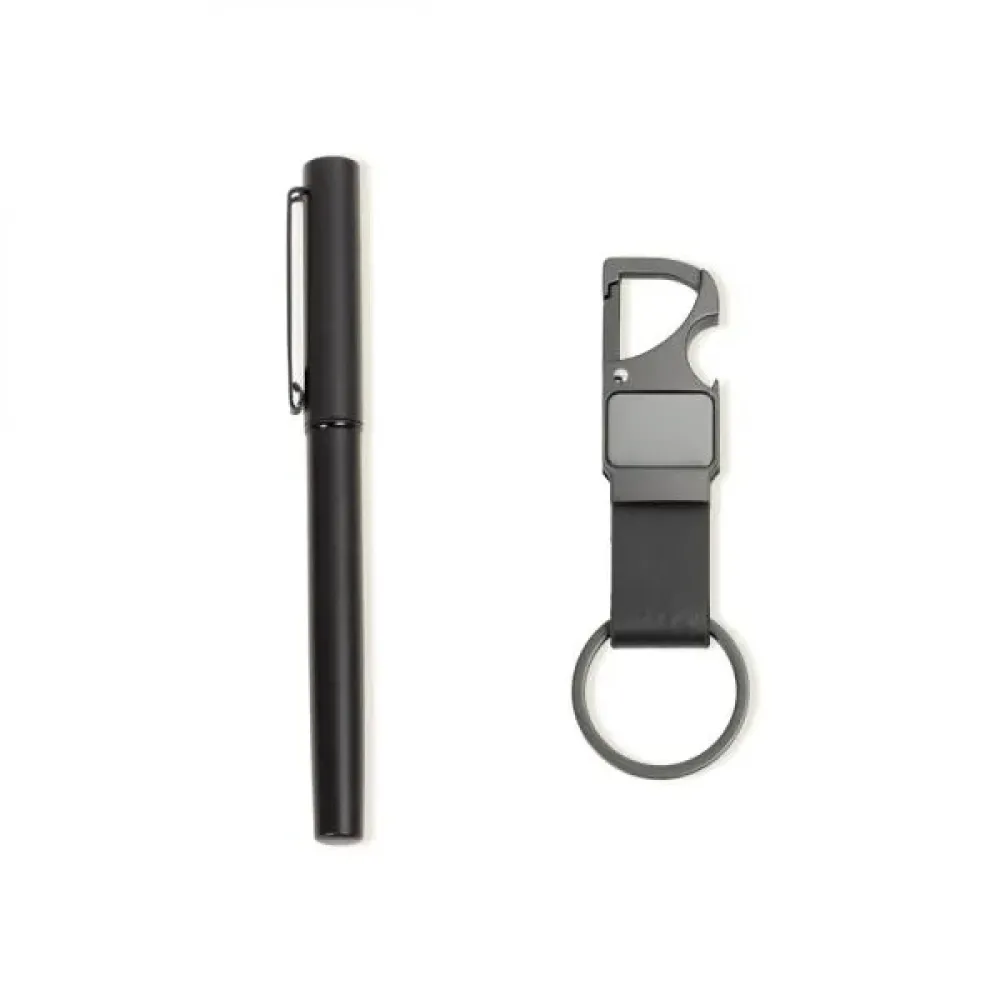 CANETA ROLLER E CHAVEIRO CINZA EM METAL E PU PRETO