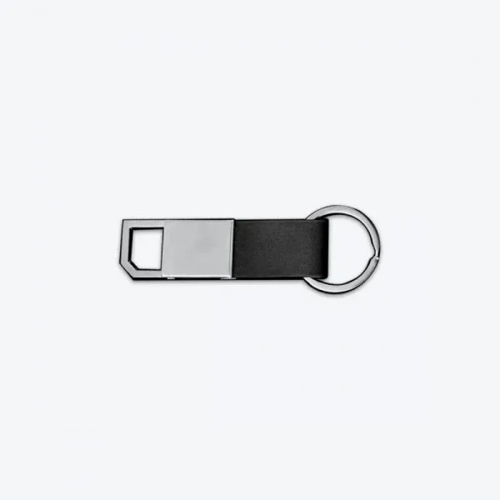 CHAVEIRO EM METAL E MATERIAL SINTÉTICO PRETO COM DETALHE
