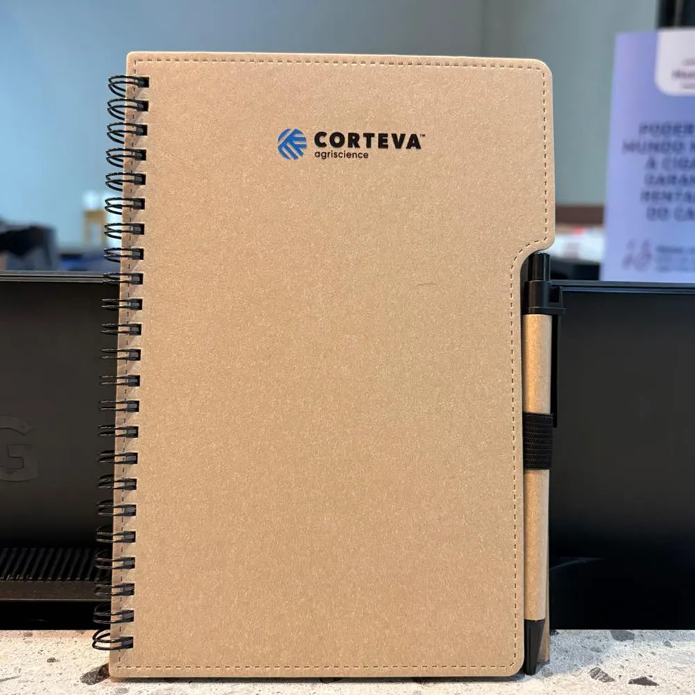 Caderno A5 Capa em Papelão Reciclado c/ Caneta