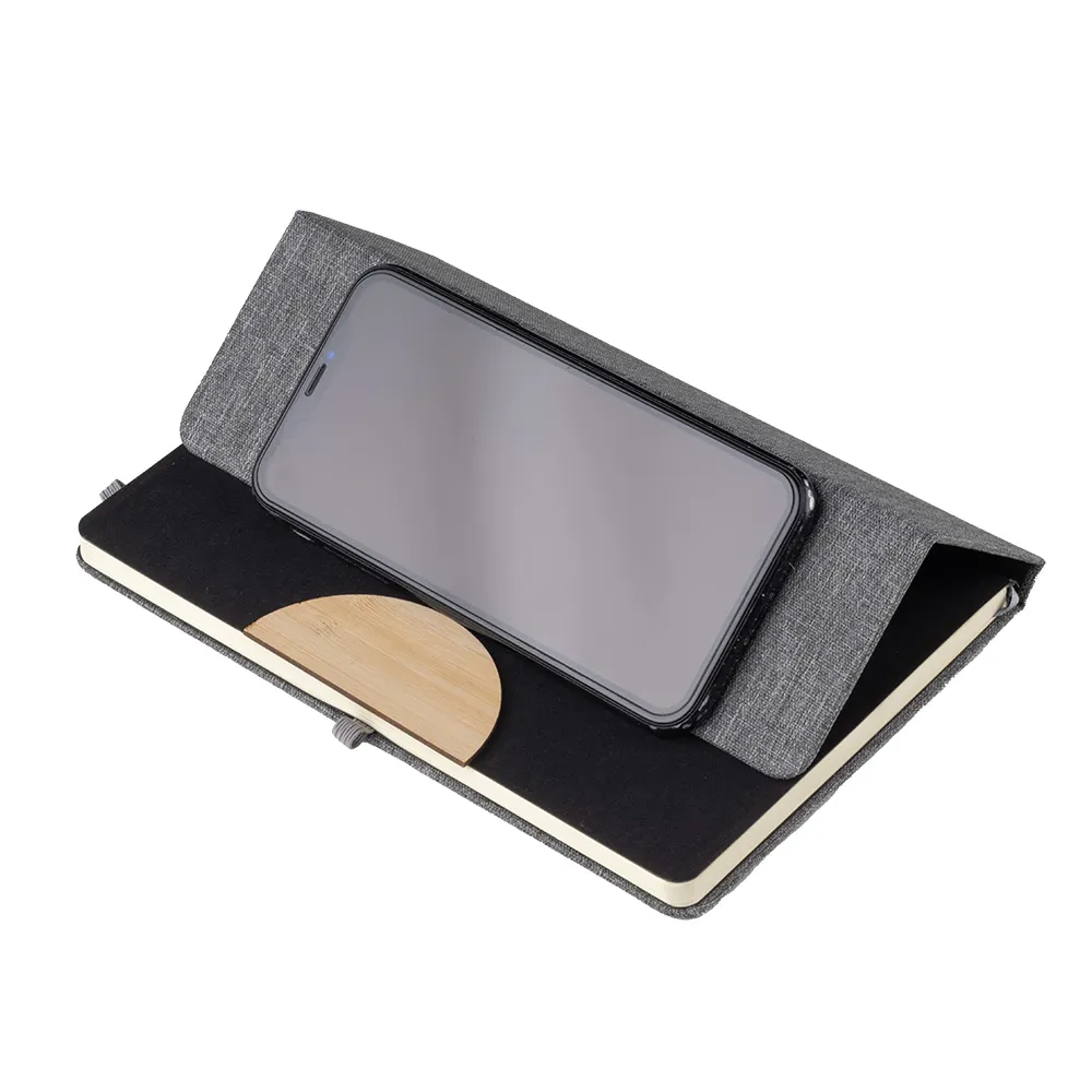 Caderno A5 Capa em RPET e detalhe em Bambu