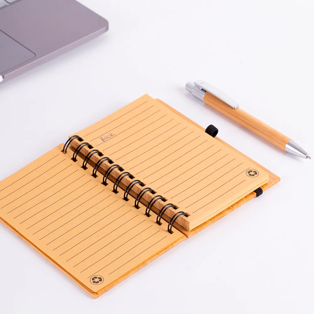 Caderno A6 Capa em Bambu c/ Caneta (14x09cm)