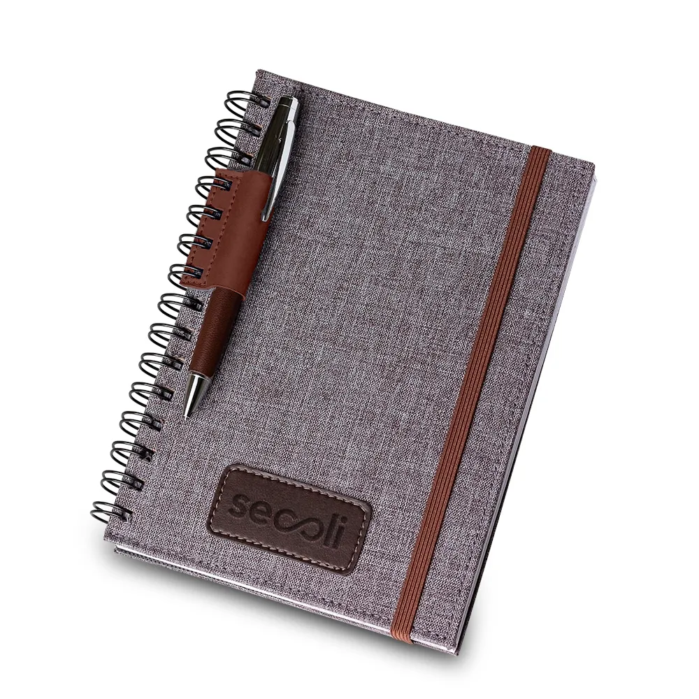 Caderno com Detalhe em Couro e Caneta