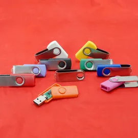 Miniatura de imagem do produto Carcaça Pen Drive Giratório Escovado
