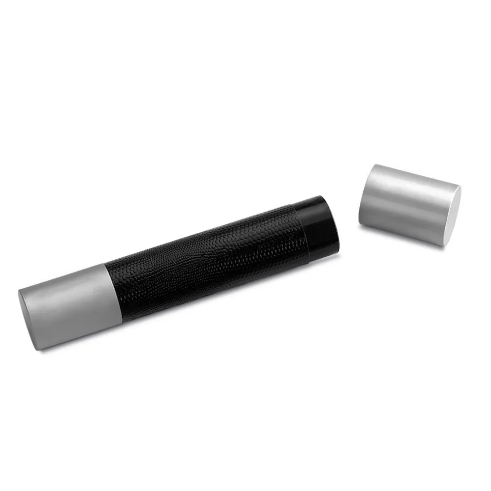 #Estojo Metálico com Couro