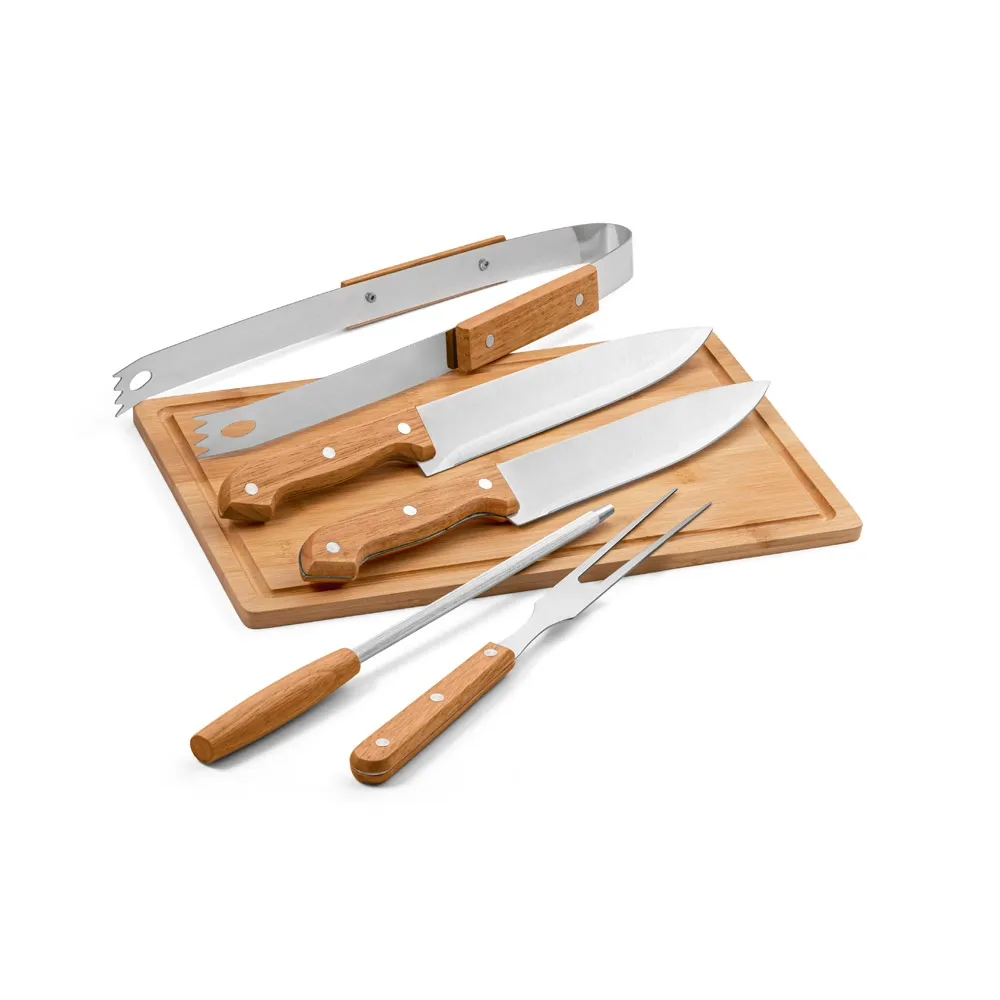 GARLIC KING. Kit churrasco em estojo de 210D e tábua em bambu com 5 utensílios em aço inox e madeira de Seringueira-94142