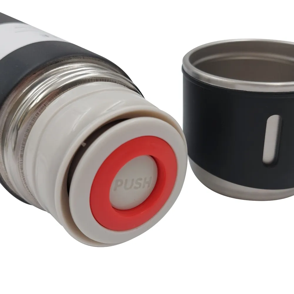 Garrafa Térmica Em Metal Com 3 Xícaras 