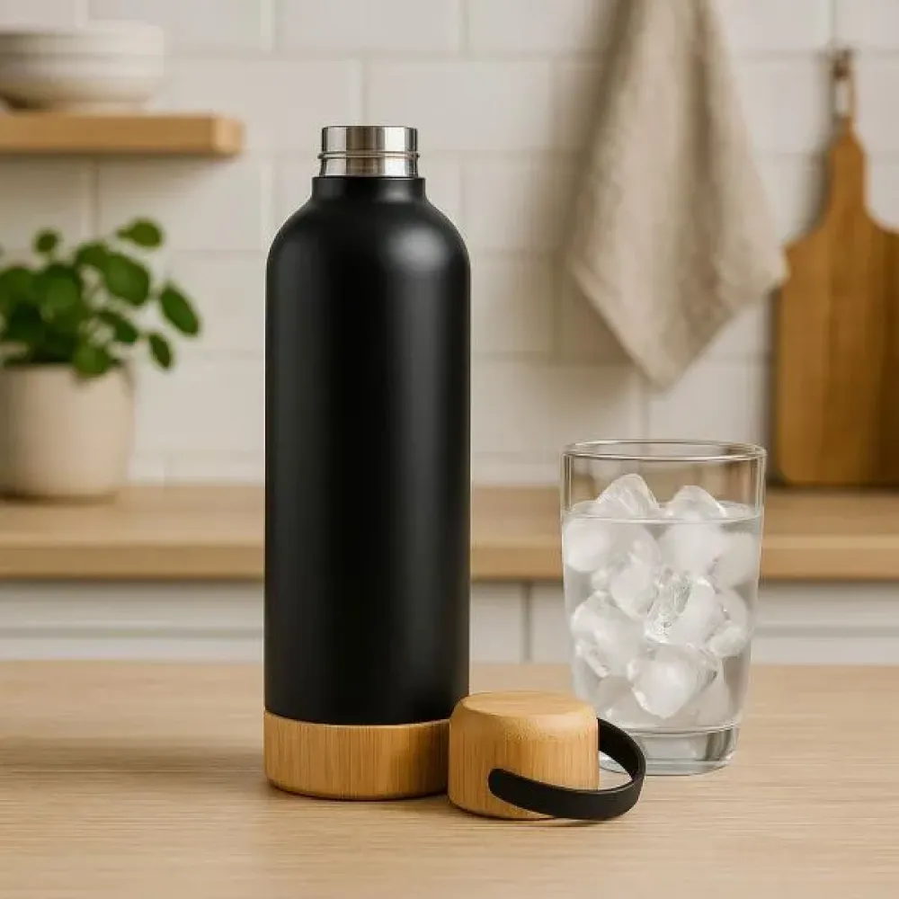 GARRAFA PAREDE DUPLA COM DETALHES EM BAMBU - PRETA - 500 ML