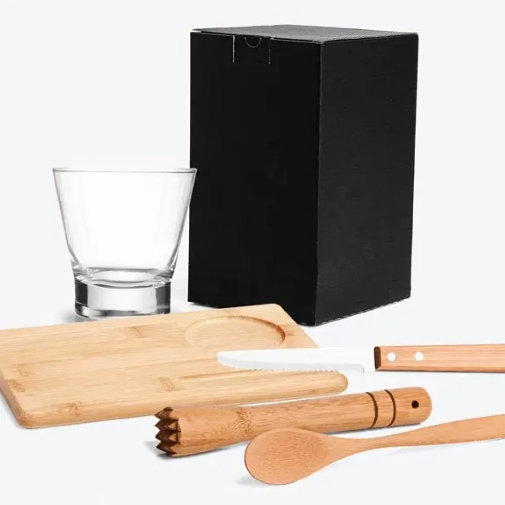 KIT PARA CAIPIRINHA EM BAMBU COM TÁBUA E SOCADOR - 5 PÇS