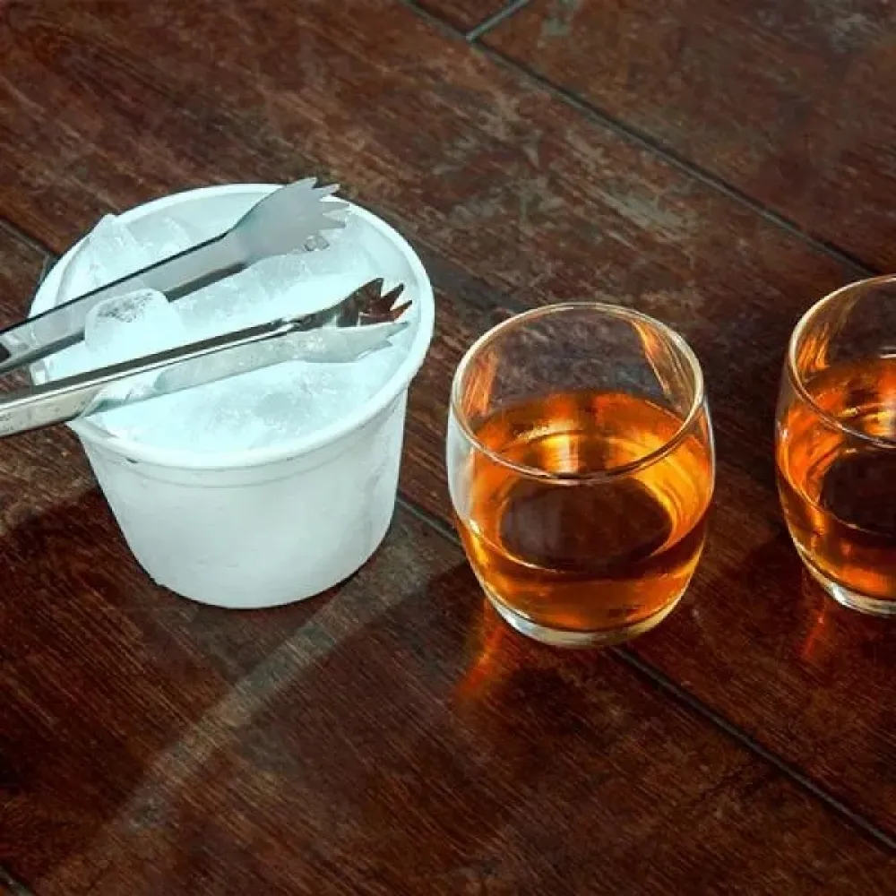 KIT PARA WHISKY COM BALDE - 4 PÇS