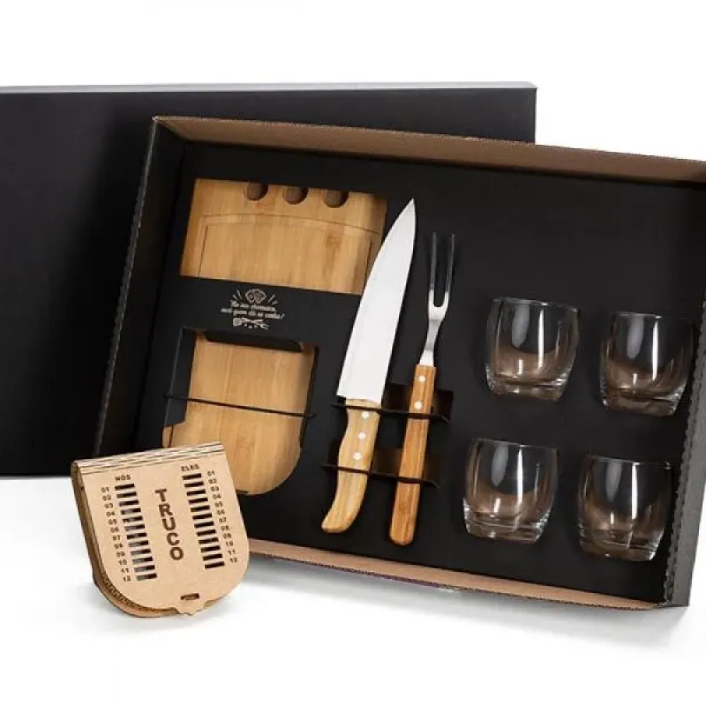 KIT CHURRASCO, WHISKY E TRUCO - 8 PÇS - C/ JOGO DE BARALHO