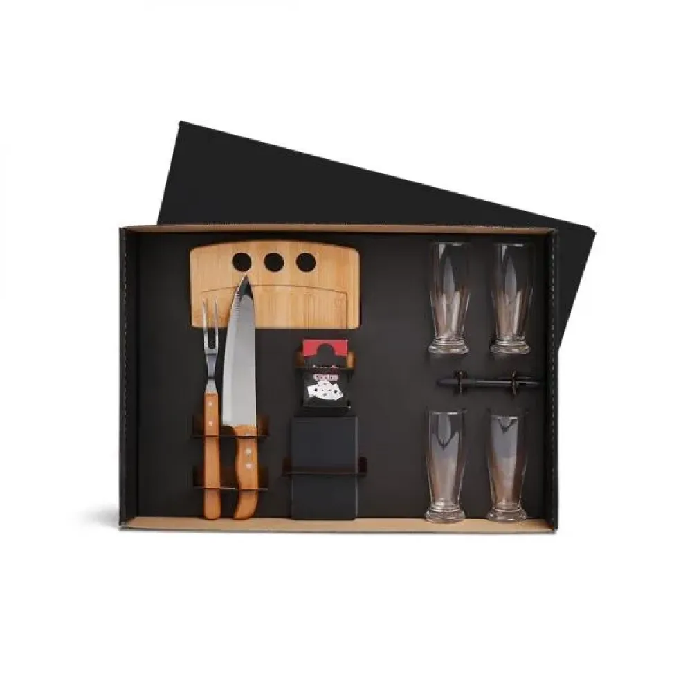 KIT CHURRASCO, CERVEJA E BARALHO