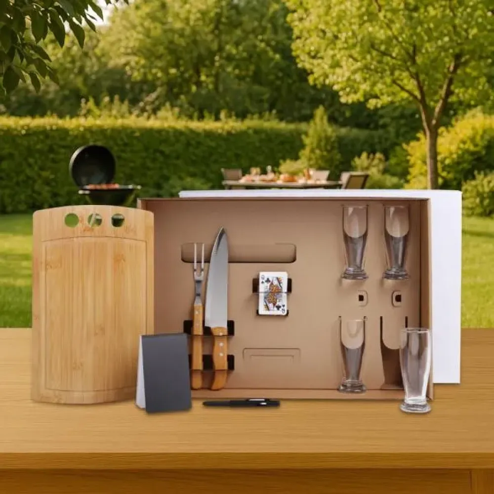 KIT CHURRASCO, CERVEJA E TRUCO - 10 PÇS - C/ JOGO DE BARALHO