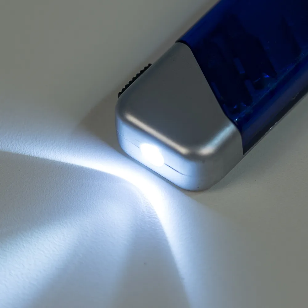 #Kit Ferramenta 4 peças com Lanterna