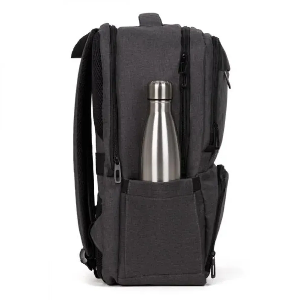 MOCHILA COM BOLSO TÉRMICO EM RPET - CINZA ESCURO - 24L