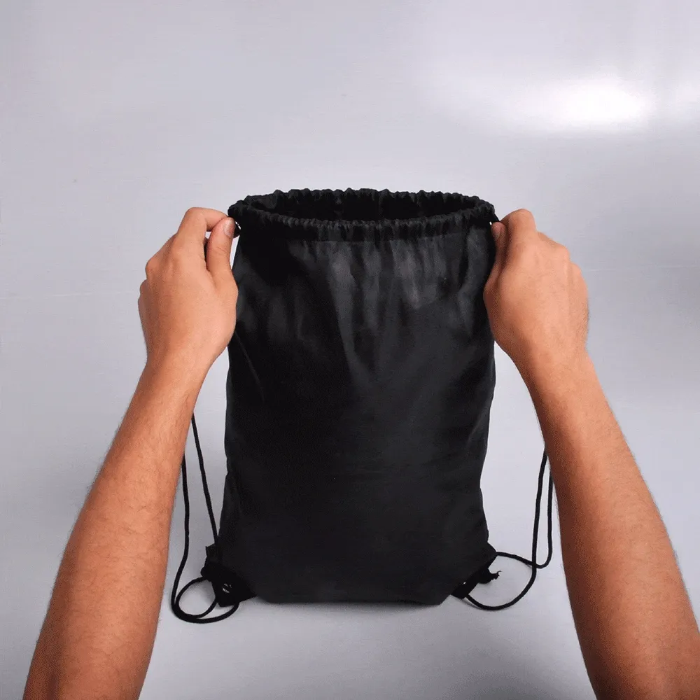 MOCHILA SACOLA EM NYLON 190D - PRETA - 42X32CM