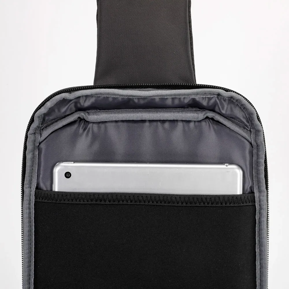 Mochila Transversal em Poliéster 600D
