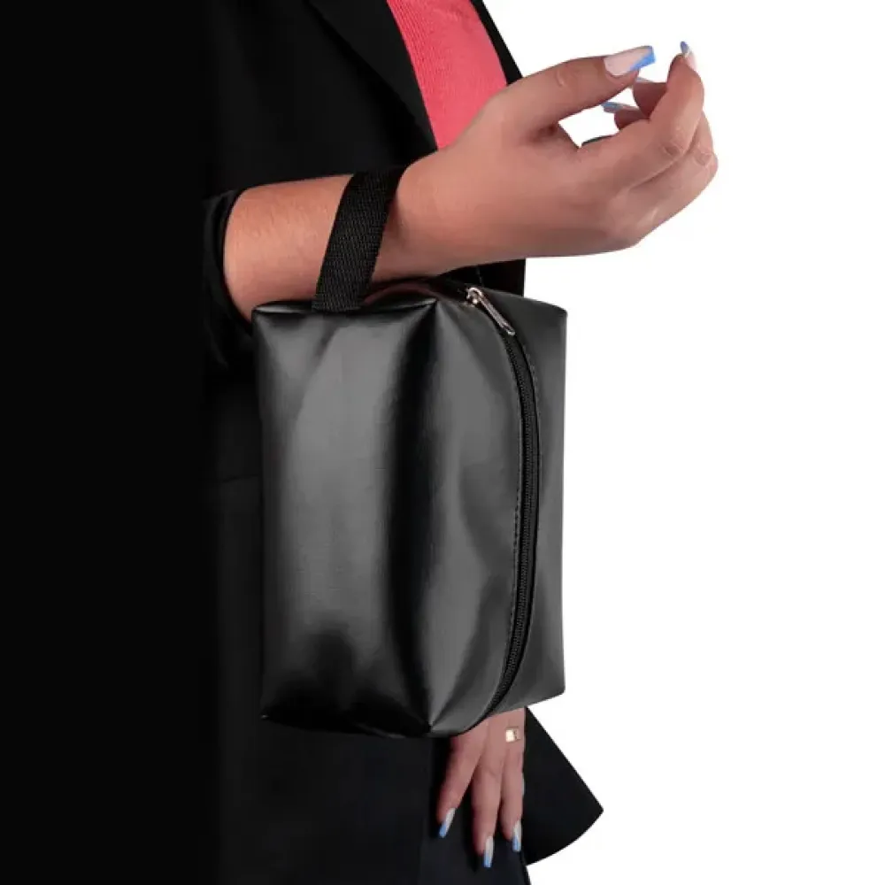 NECESSAIRE C/ ALÇA EM MATERIAL SINTÉTICO - PRETA