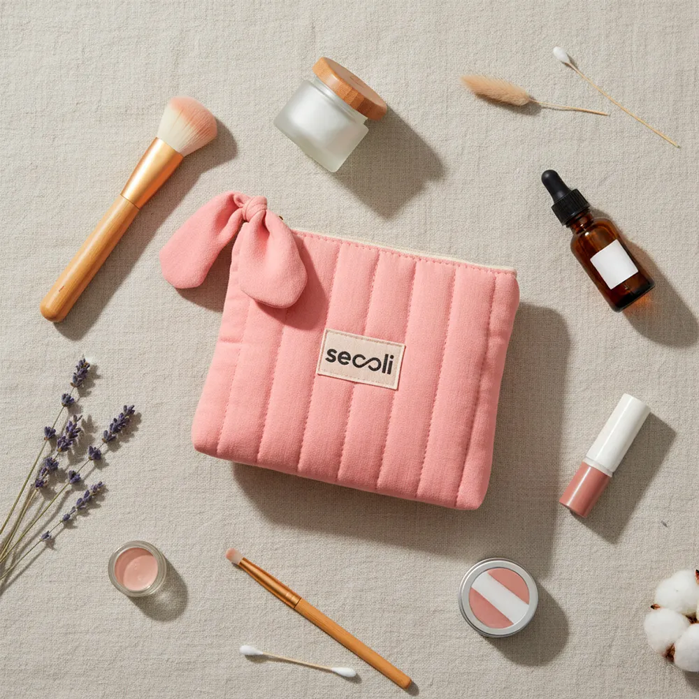Necessaire de lona matelada com etiqueta personalizada