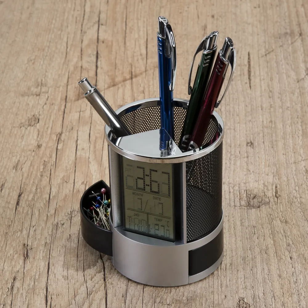 #Porta Caneta com Relógio