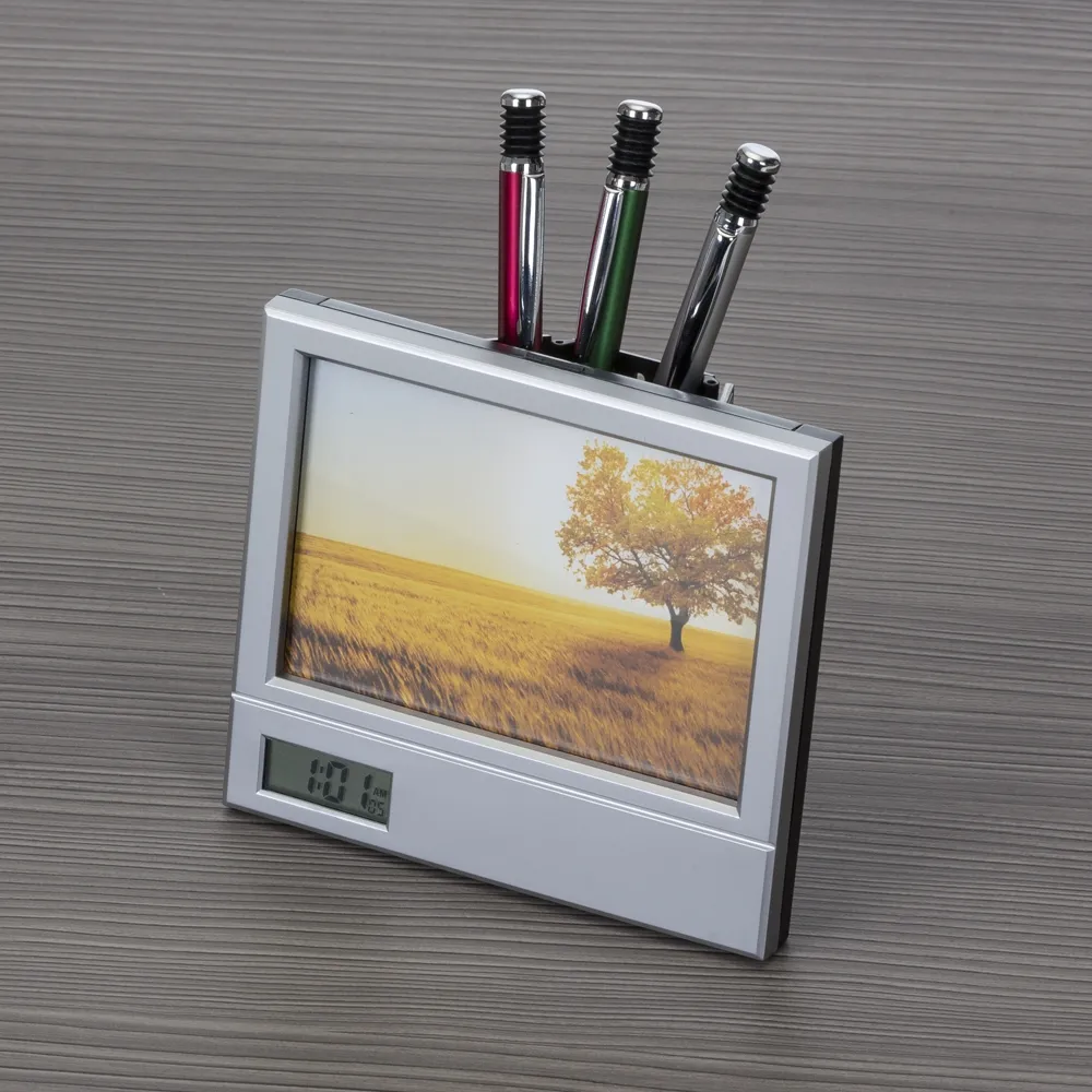 #Porta Retrato com Relógio e Porta Caneta