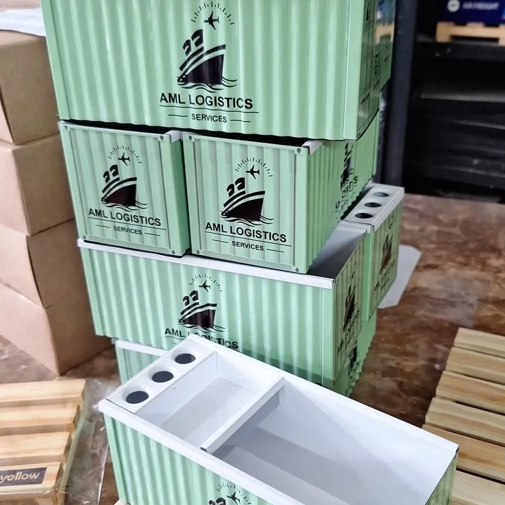 Porta Treco Container em Metal