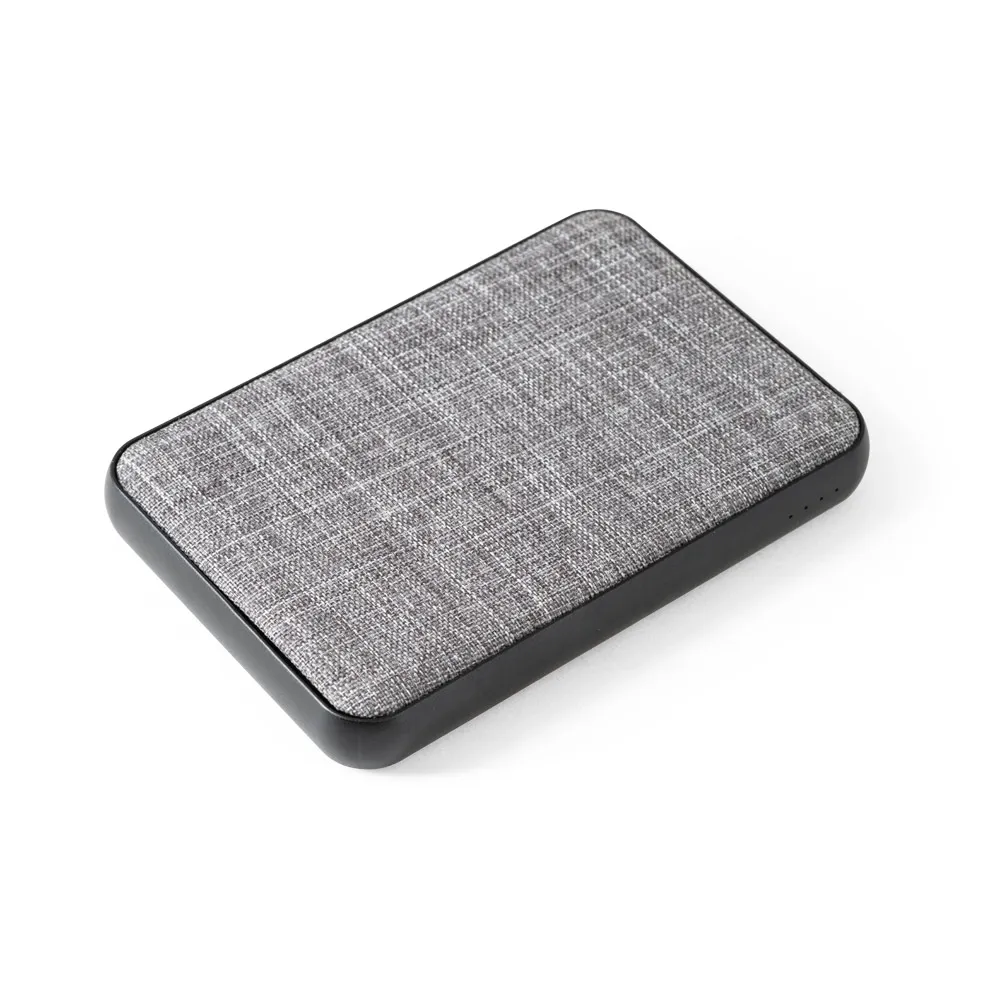 RENEWAL BATTERY. Bateria portátil 100% rPET