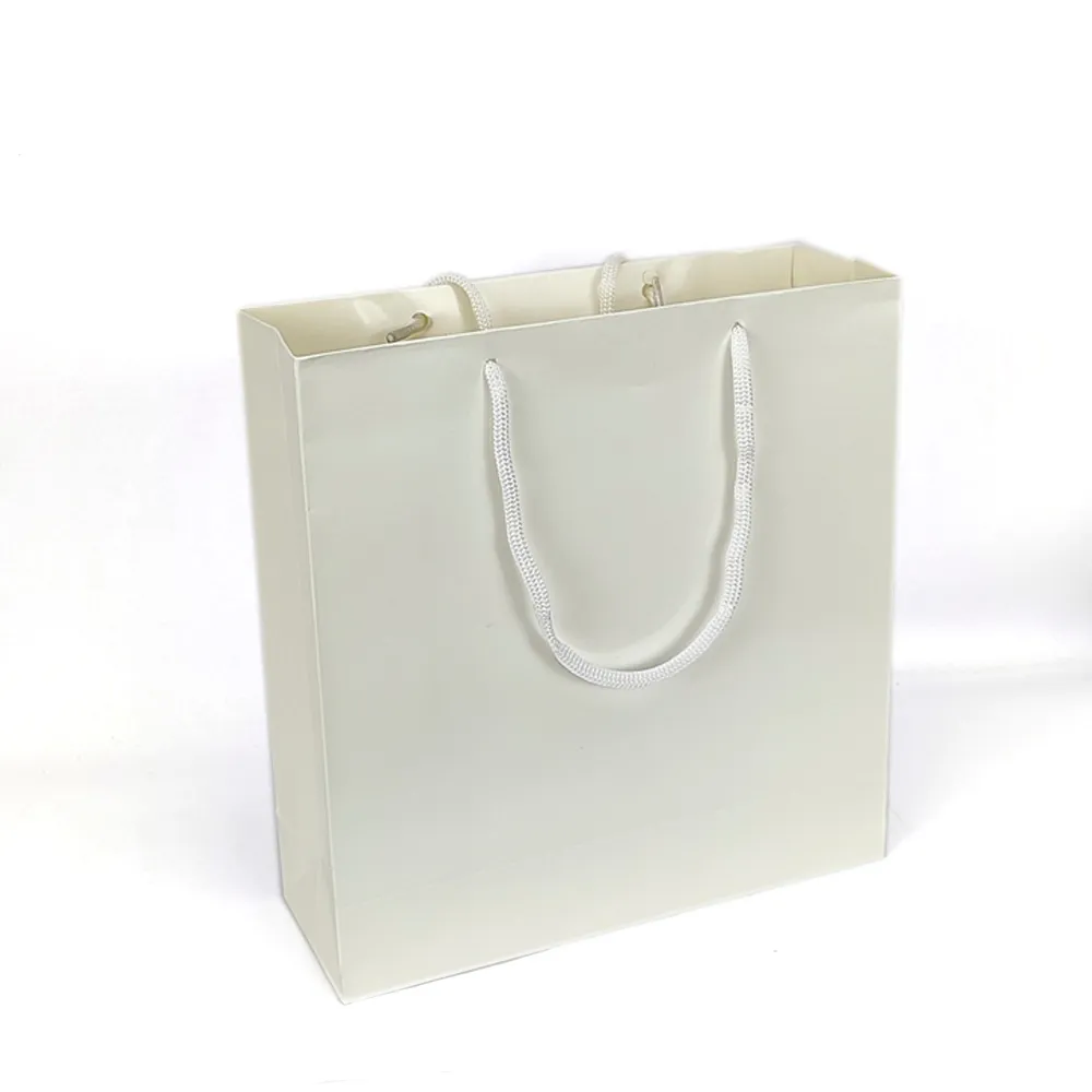 SACOLA PAPEL 23X24X8-SH-EMB002